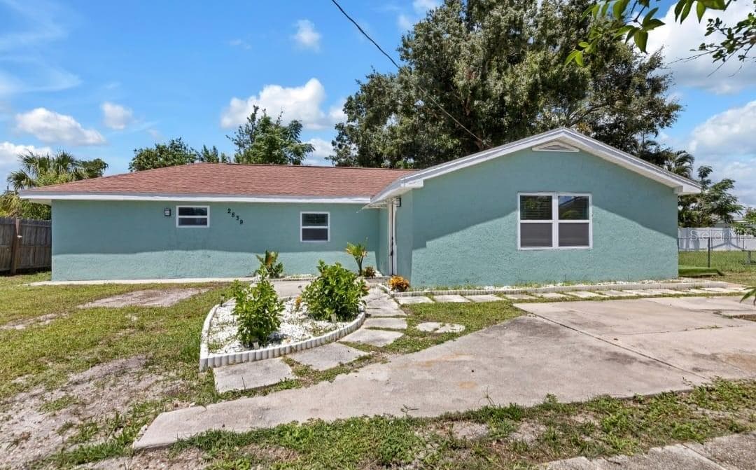 2839 Olympic St photo 3