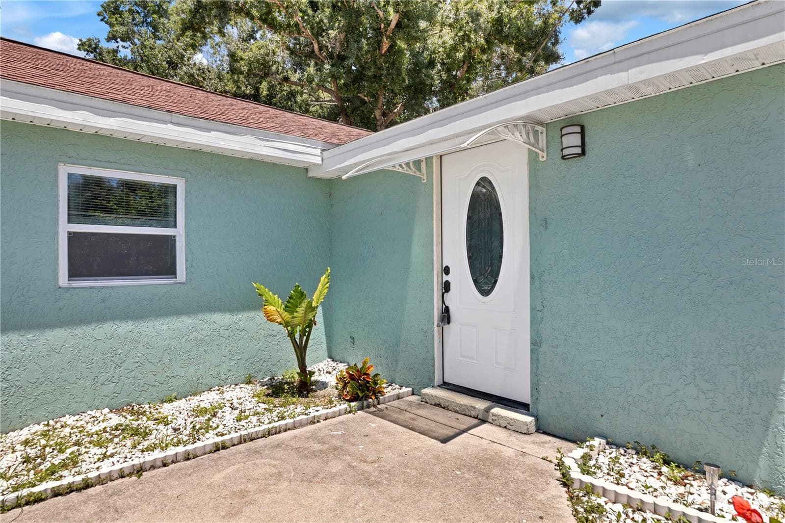 2839 Olympic St photo 4