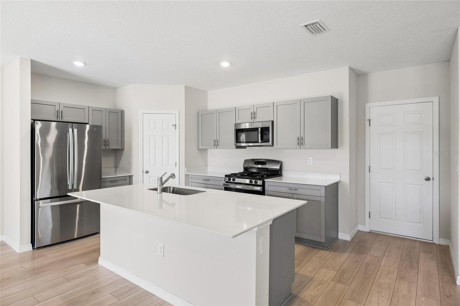 14886 Summer Branch Dr photo 5