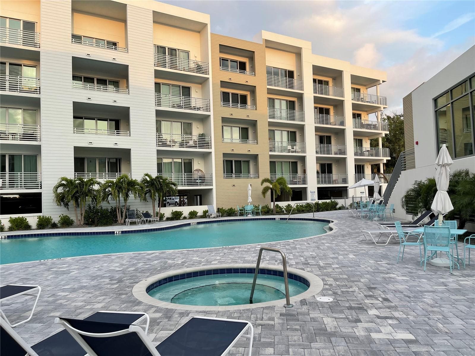 1709 N Tamiami Trl #208