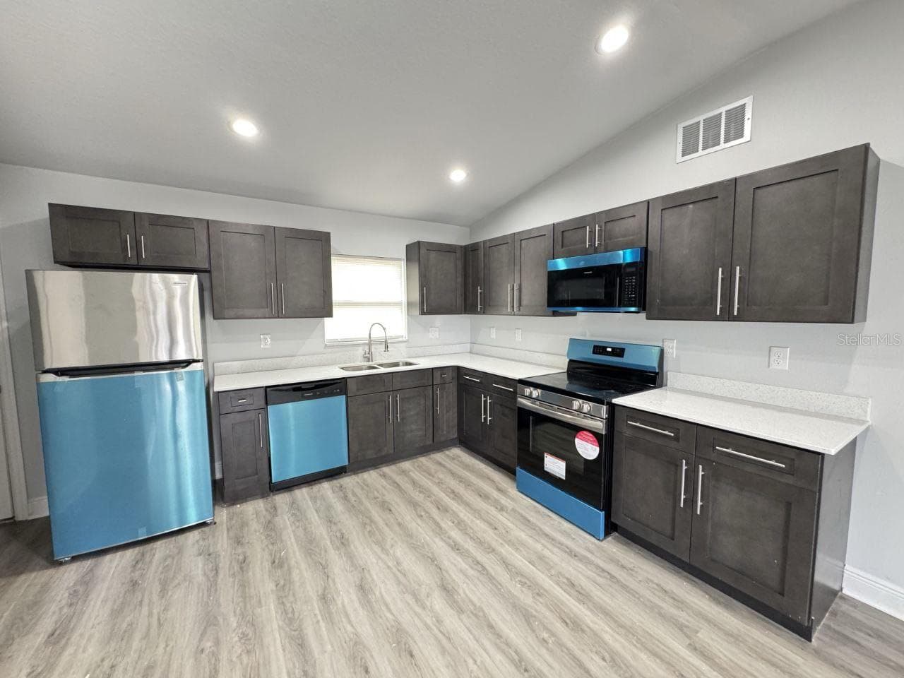 399 Quentin Ave NW photo 3