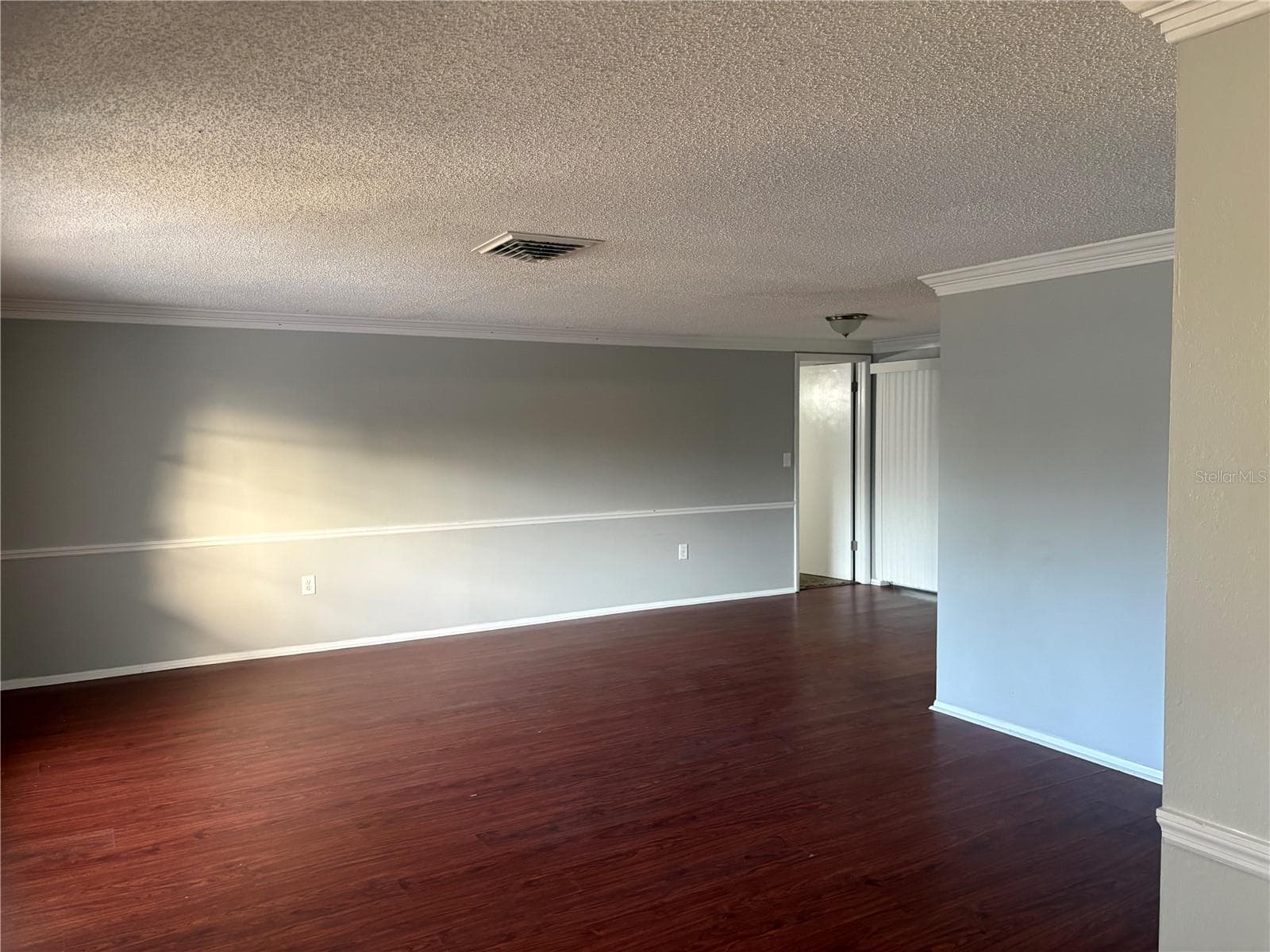 8701 Lincolnshire Dr photo 3