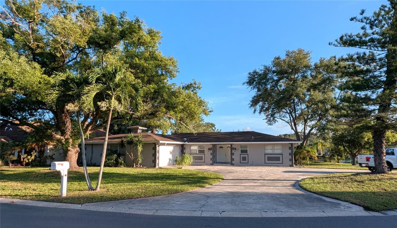 3273 Harbor Lake Dr