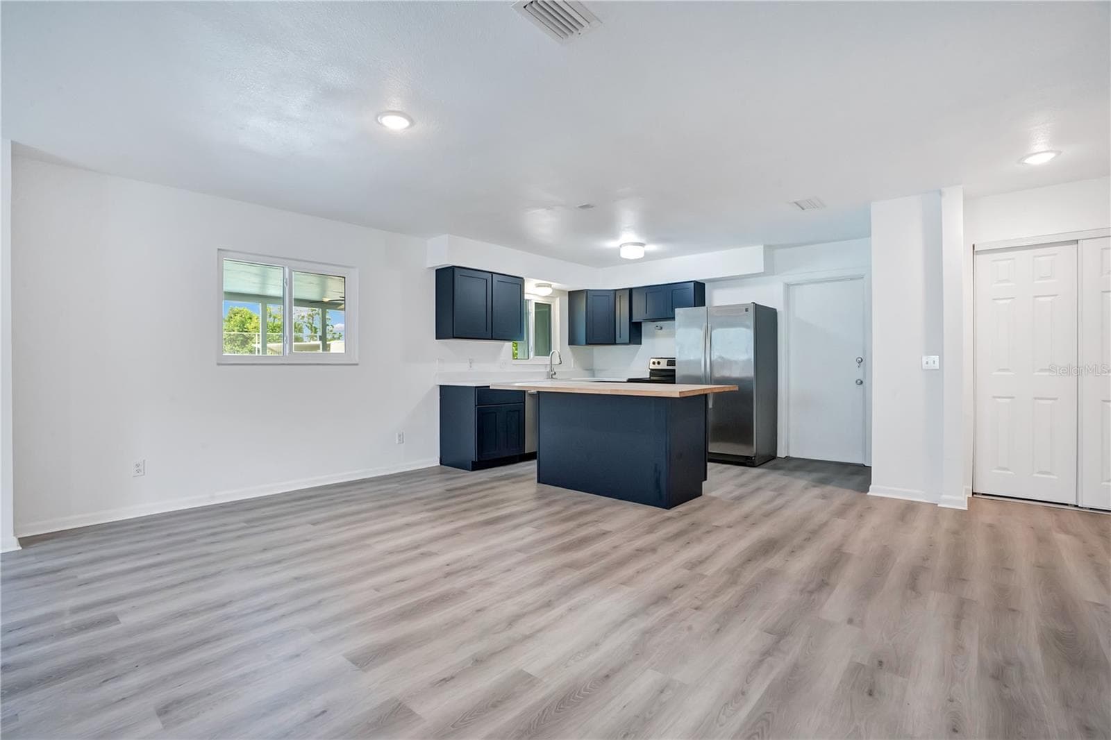 205 Fern Rd photo 4
