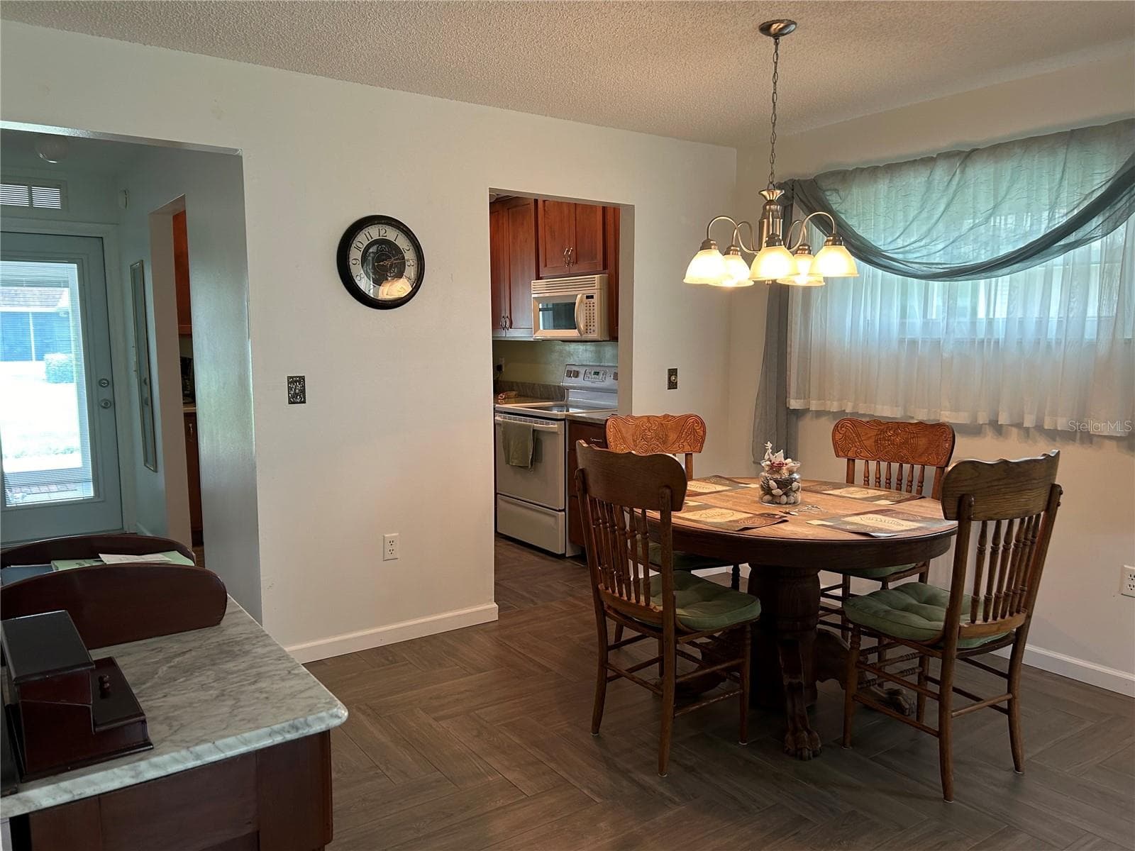 1359 Glendale Cir W #214 photo 3