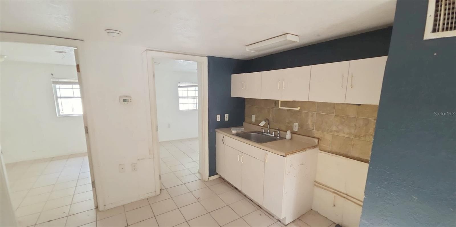 1672 10th St photo 3