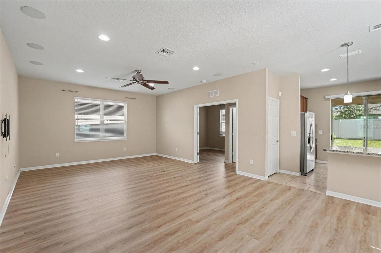 5117 Levana St photo 5