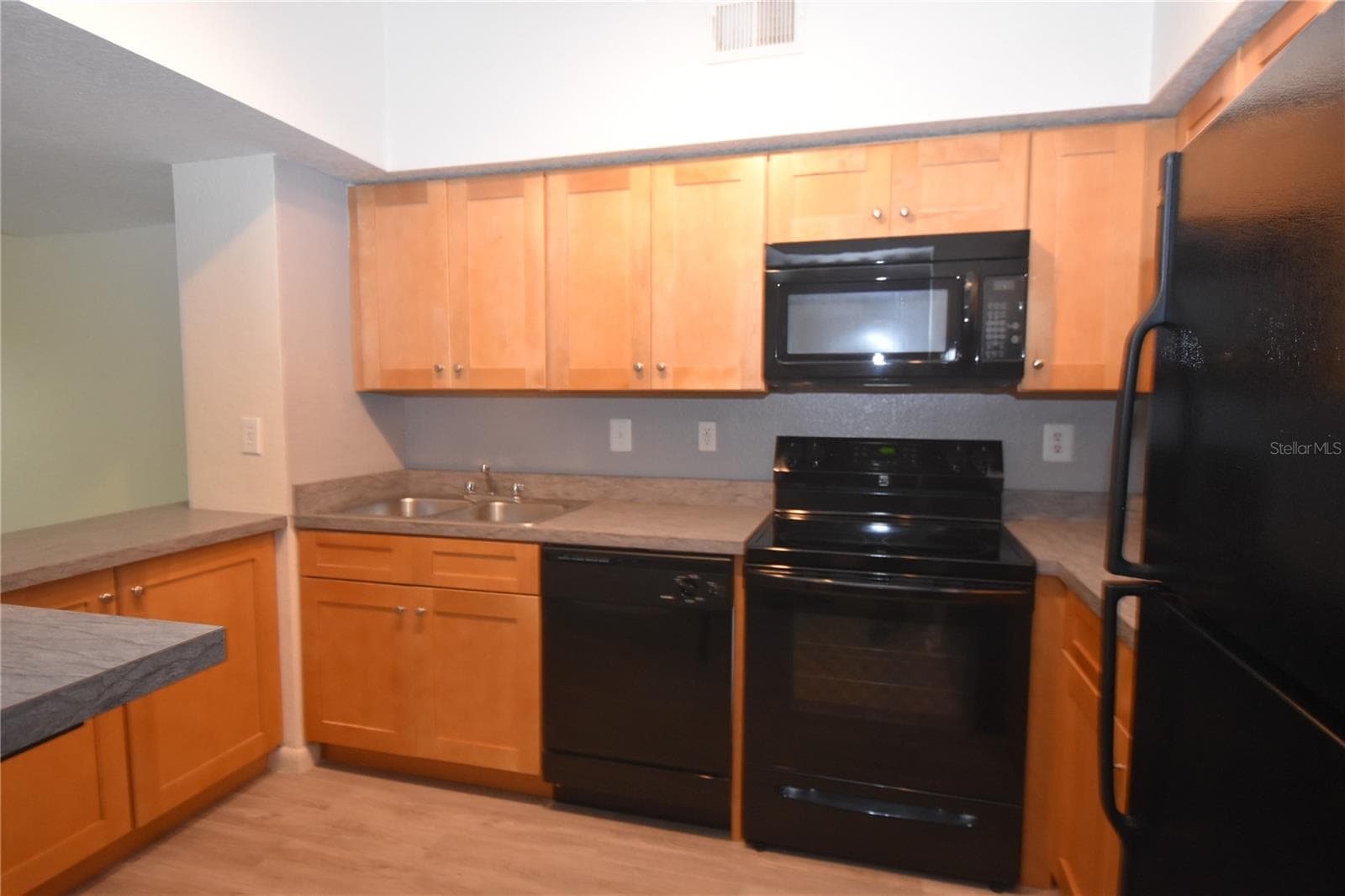 2402 W Azeele St #426