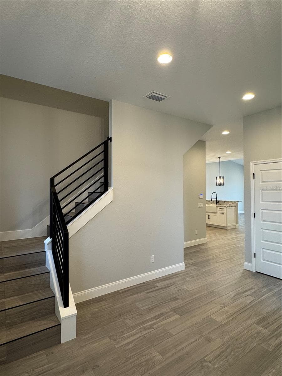 1172 Windjammer Dr photo 4