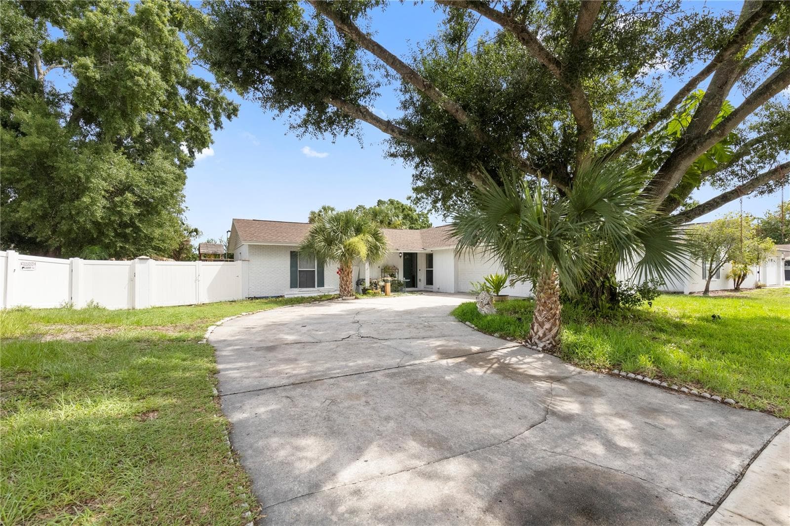 7529 Armand Cir photo 3