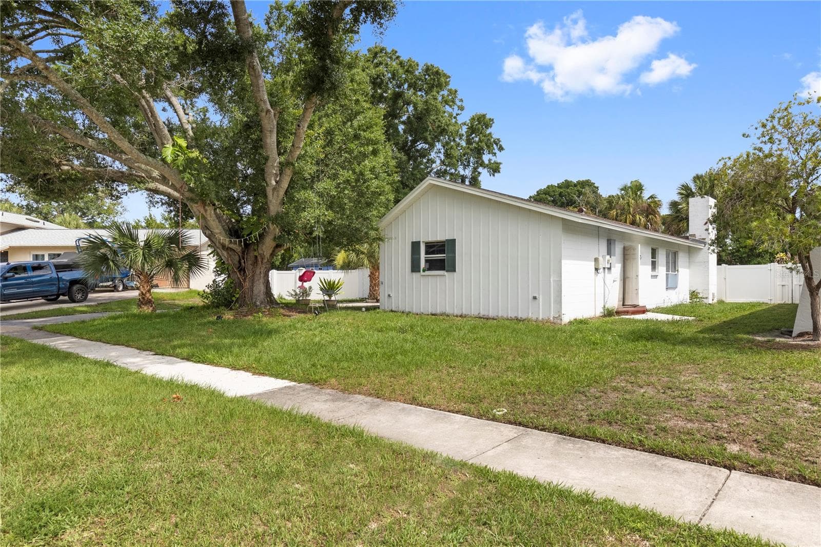 7529 Armand Cir photo 4