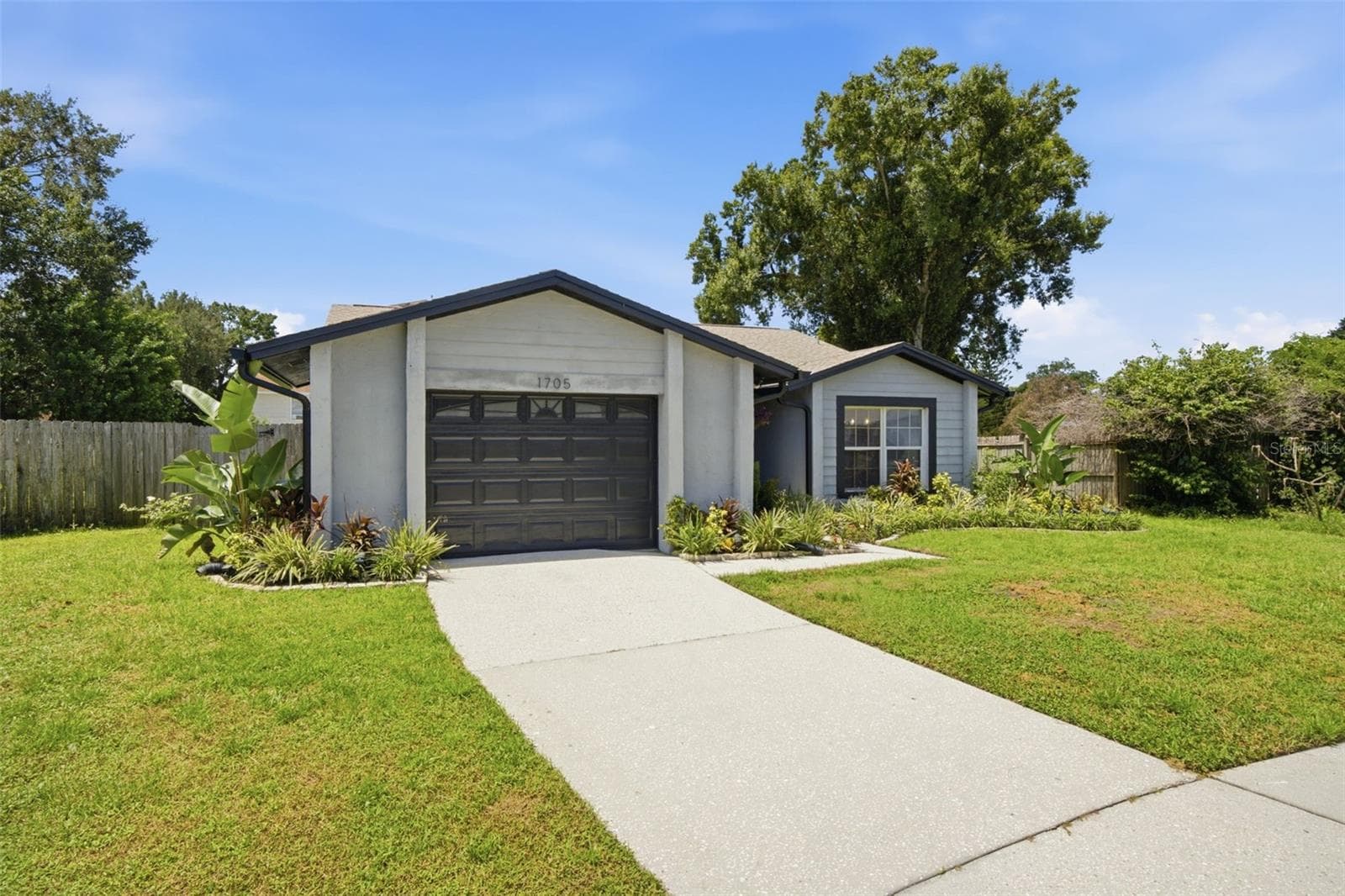 1705 Cinnabar CT photo 4