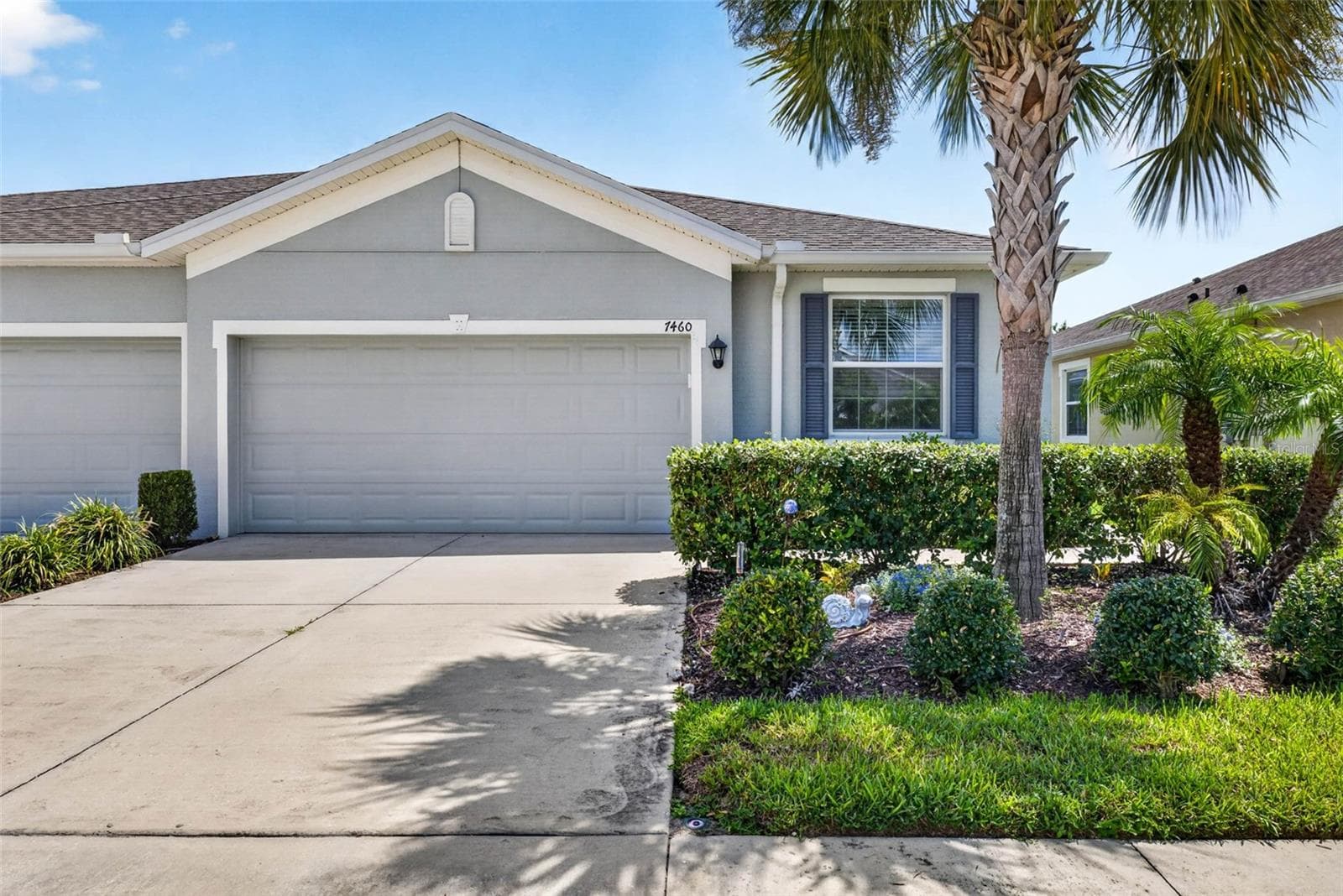 7460 Stonebrook Cir photo 4