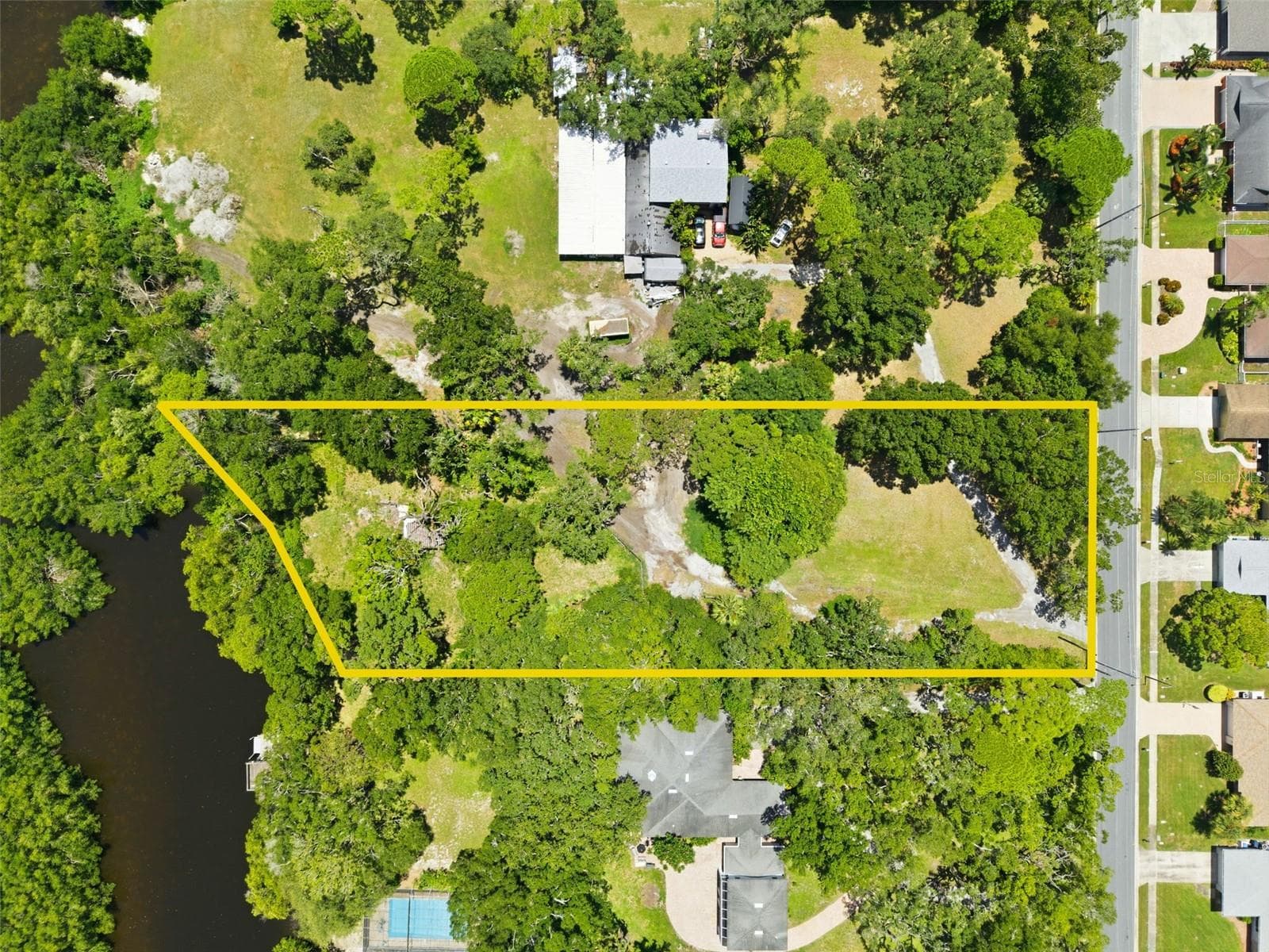 6495 Burning Tree Dr photo 3