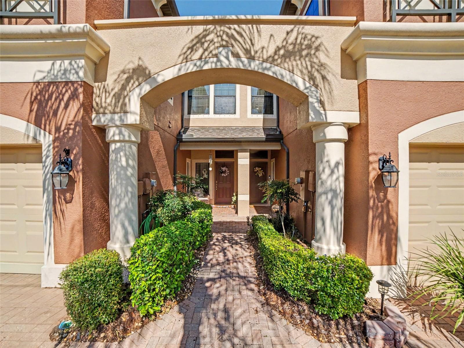 1985 Lake Waters Pl