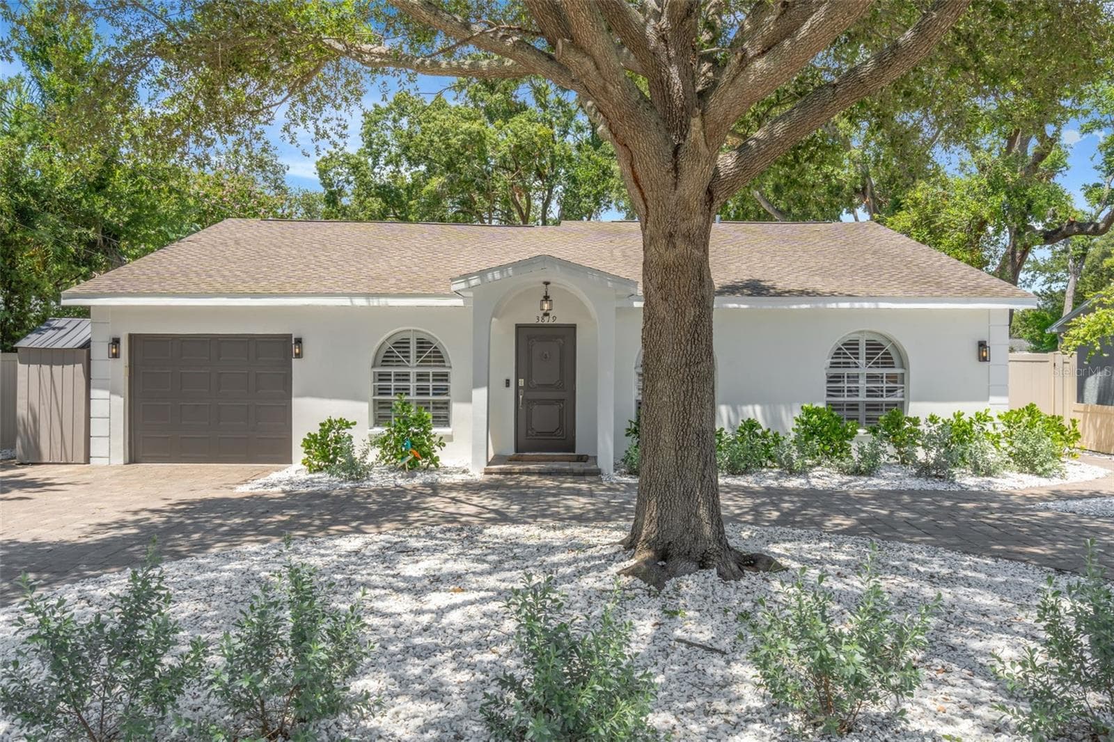 3819 W San Miguel St photo 4