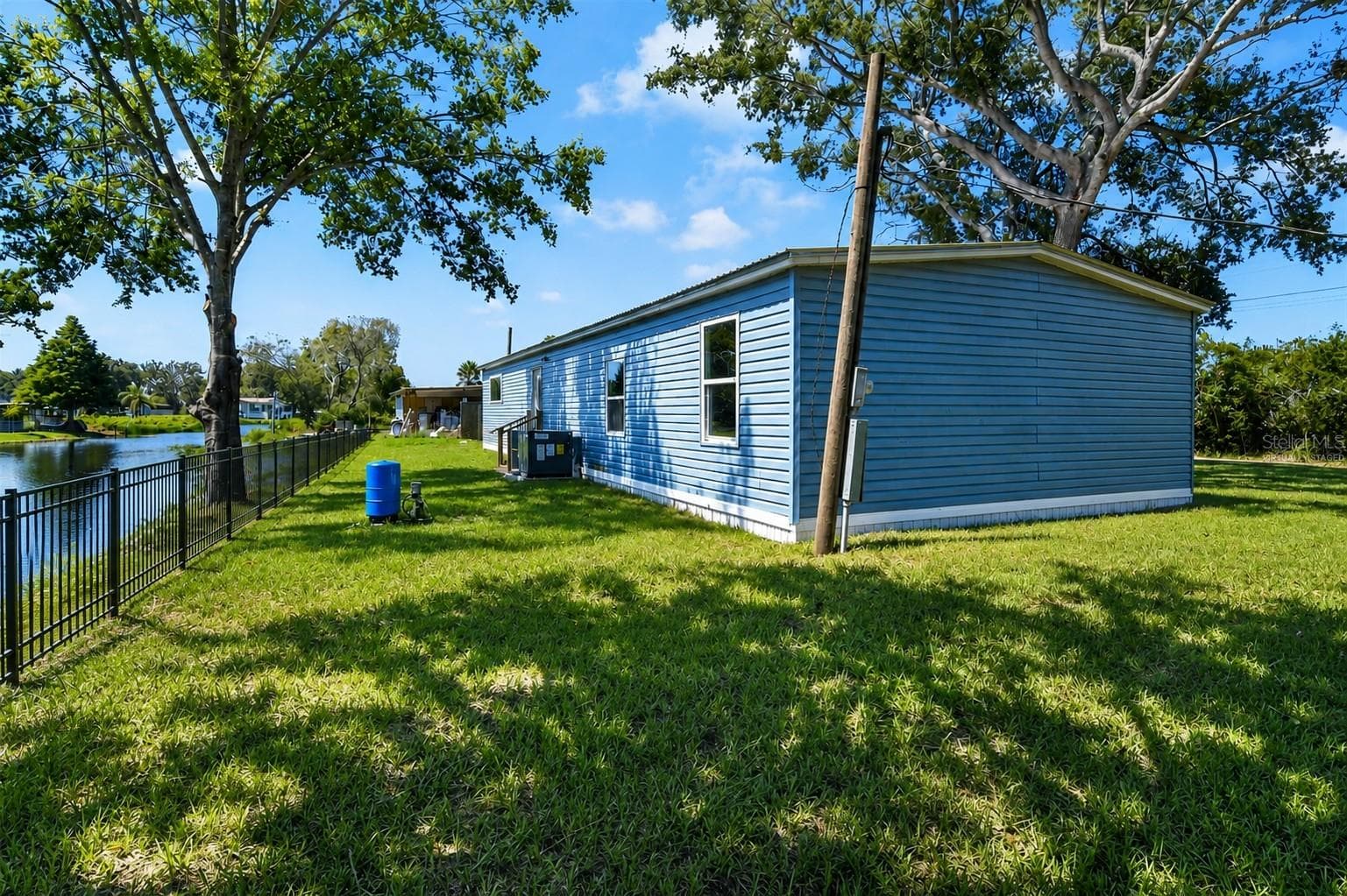 3380 Maple Ln photo 3