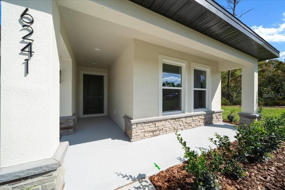 6241 Freeport Dr photo 5