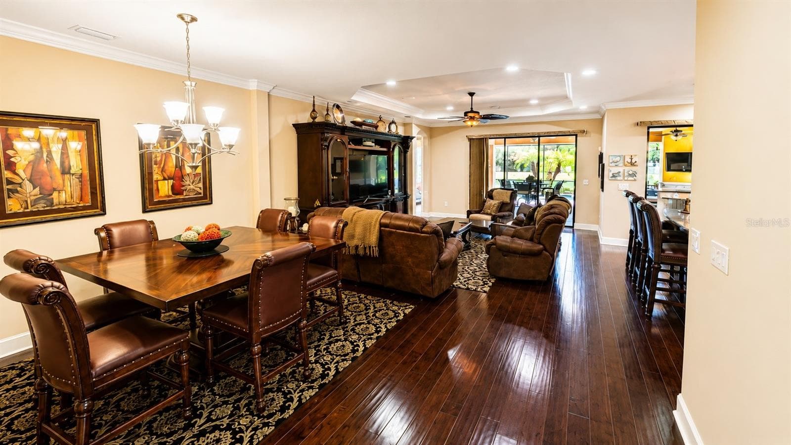 2519 Vaccaro Dr photo 3