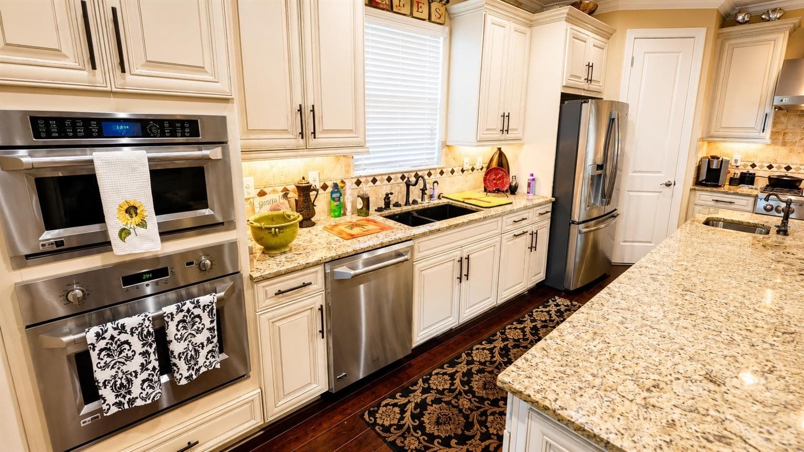 2519 Vaccaro Dr photo 5