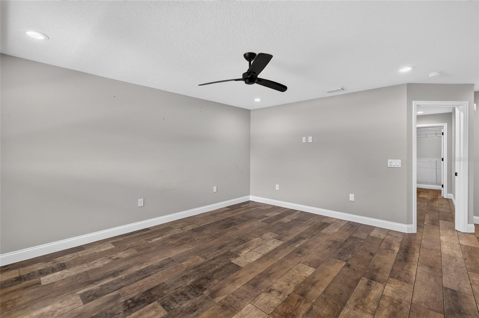 6631 Thornhill Rd photo 4