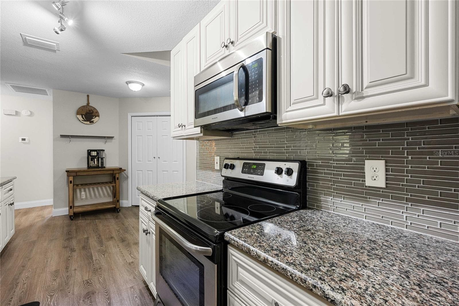 2423 Forrest Crest Cir photo 4