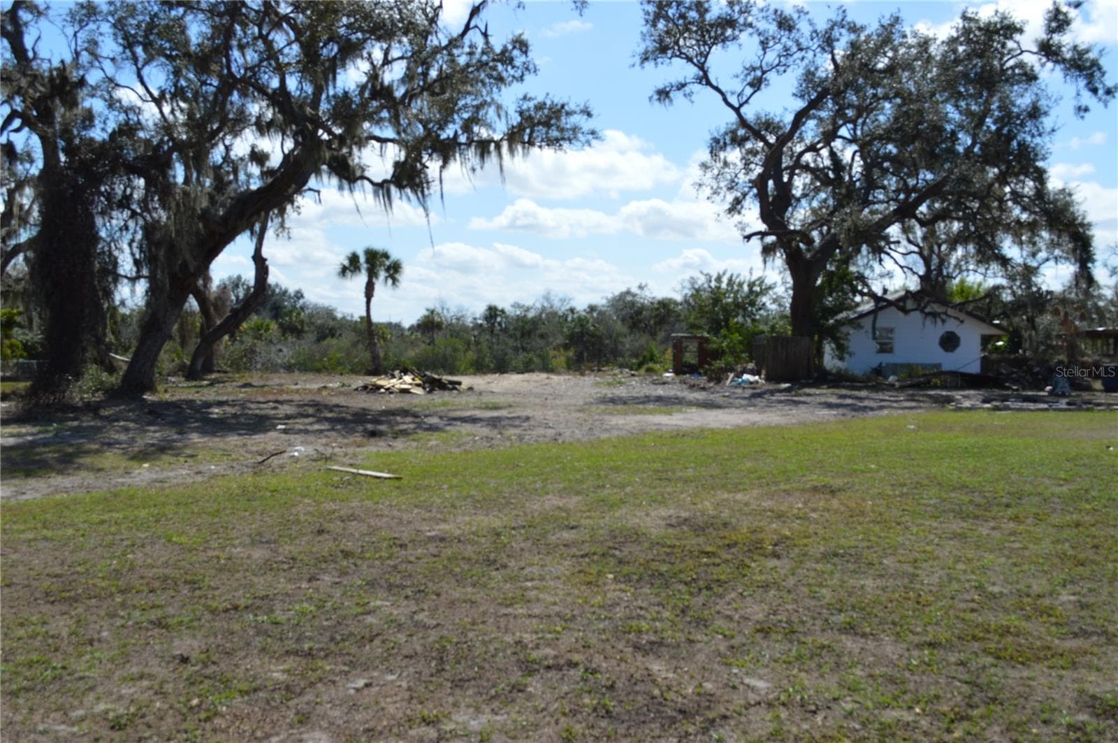 7023 Payne Ave photo 2