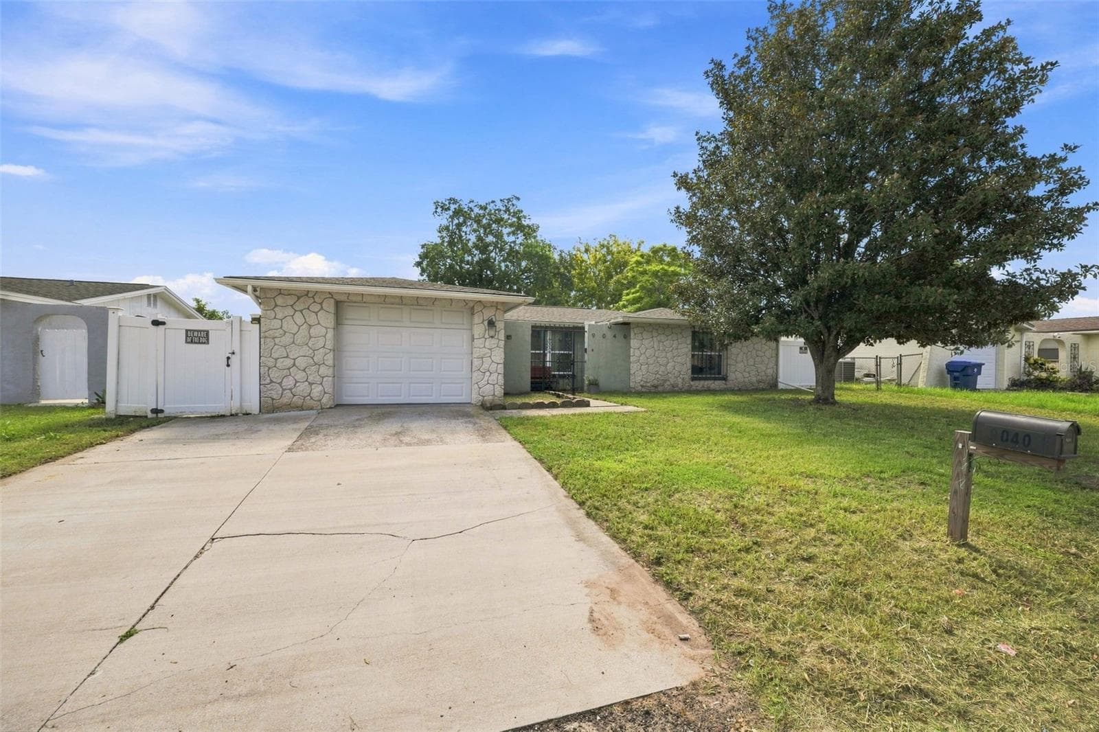 9040 Crabtree Ln photo 3