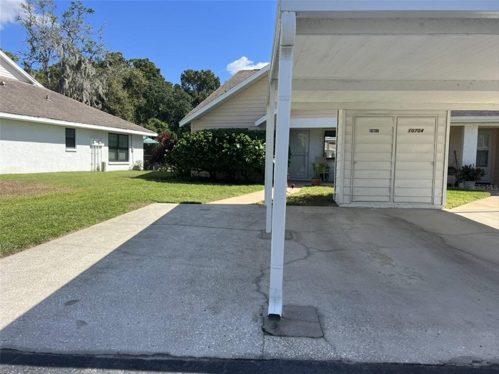 10706 Laquinta Dr photo 3