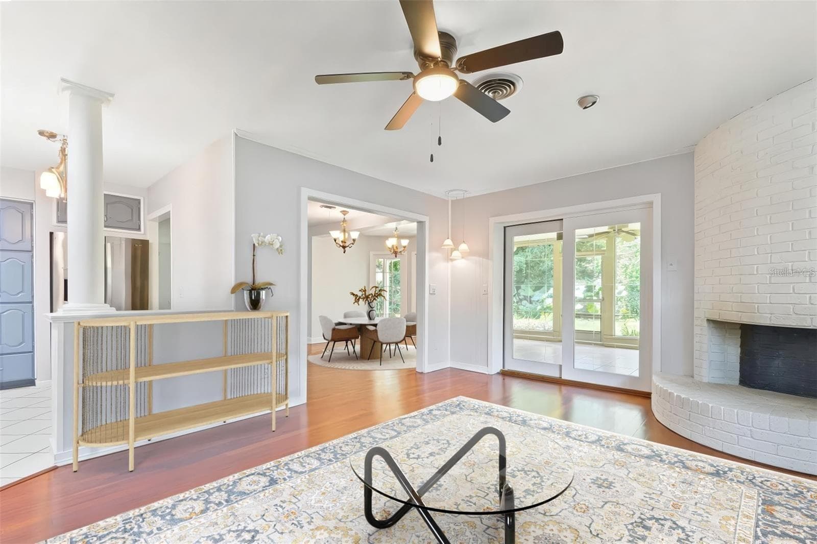 2102 W Kyra Dr photo 5