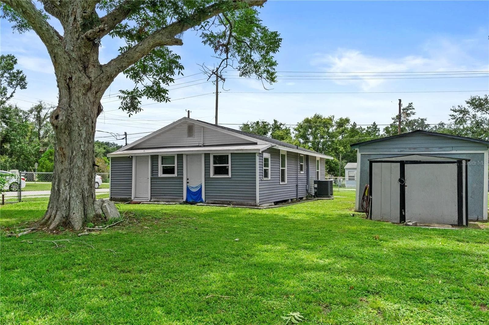 204 Pine Ave photo 3