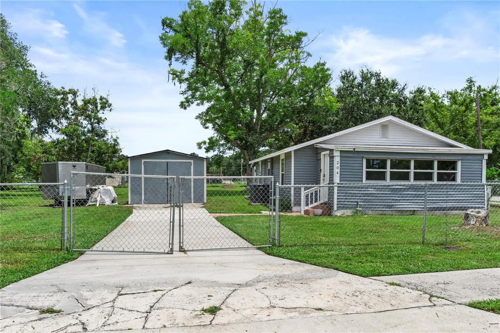 204 Pine Ave photo 5