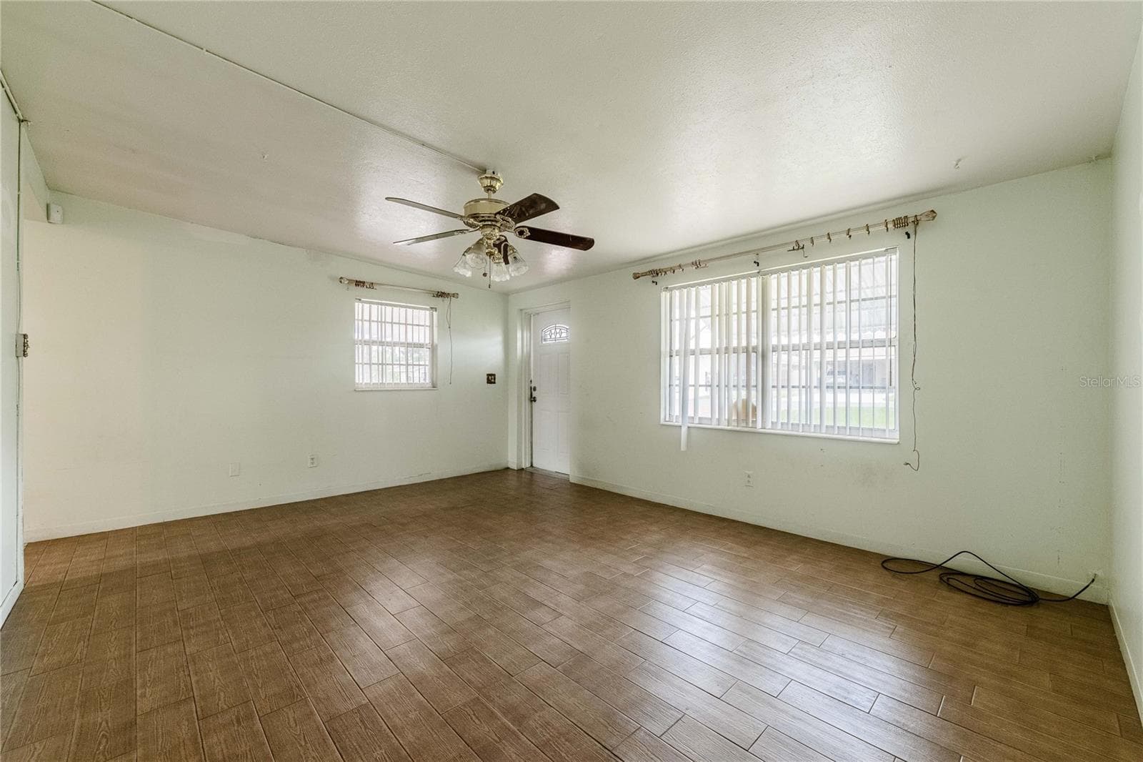 2608 Trinity Cir NW photo 3