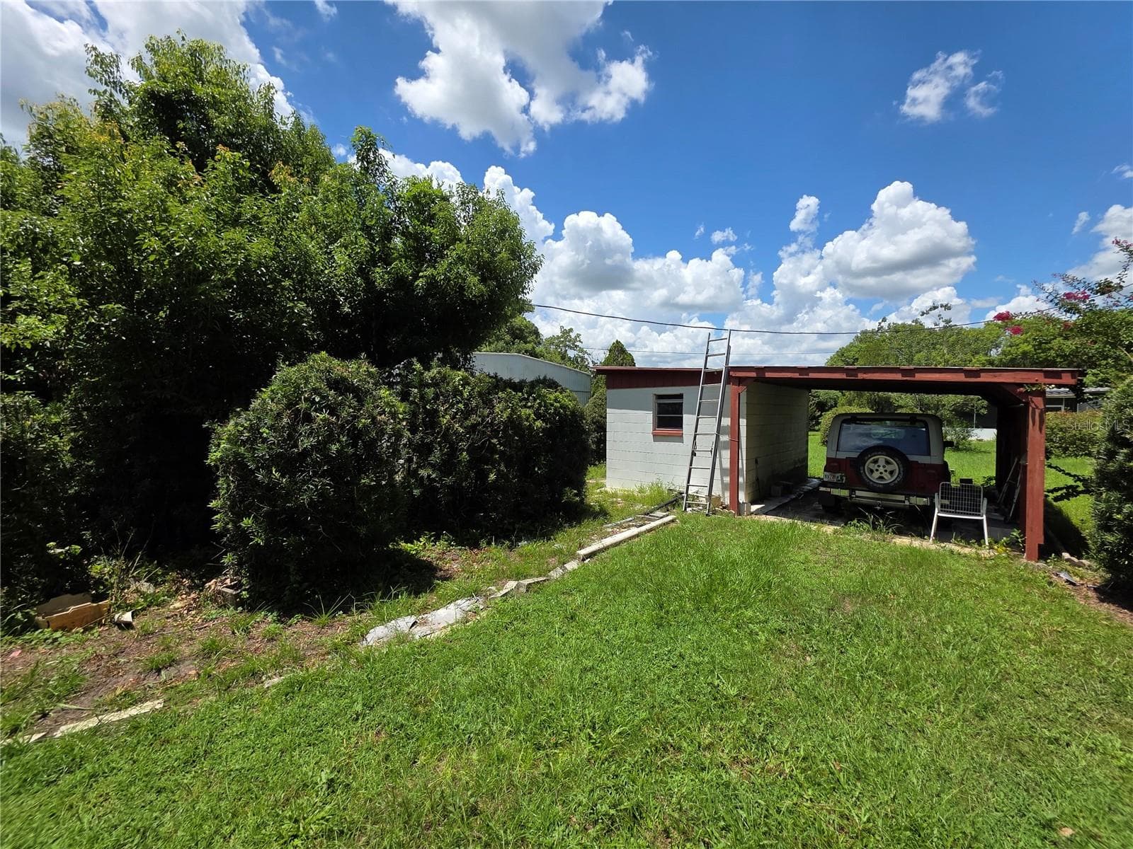 33600 Isabelle Dr photo 4