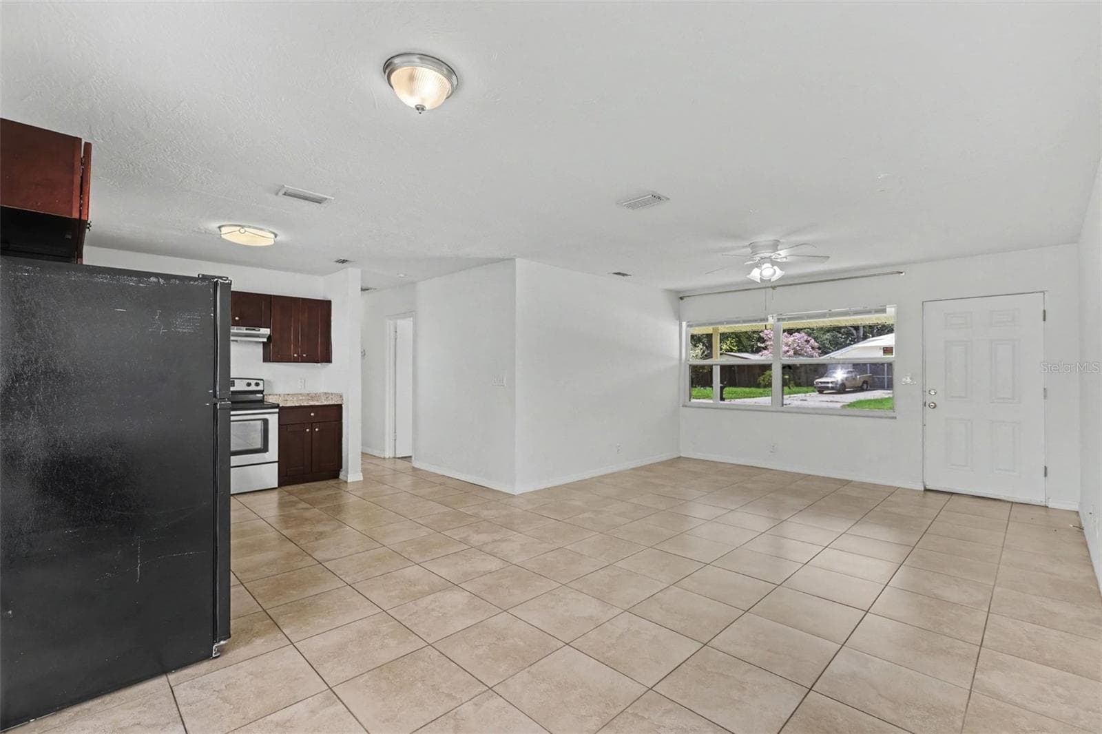5585 Atlantic Ave N photo 4