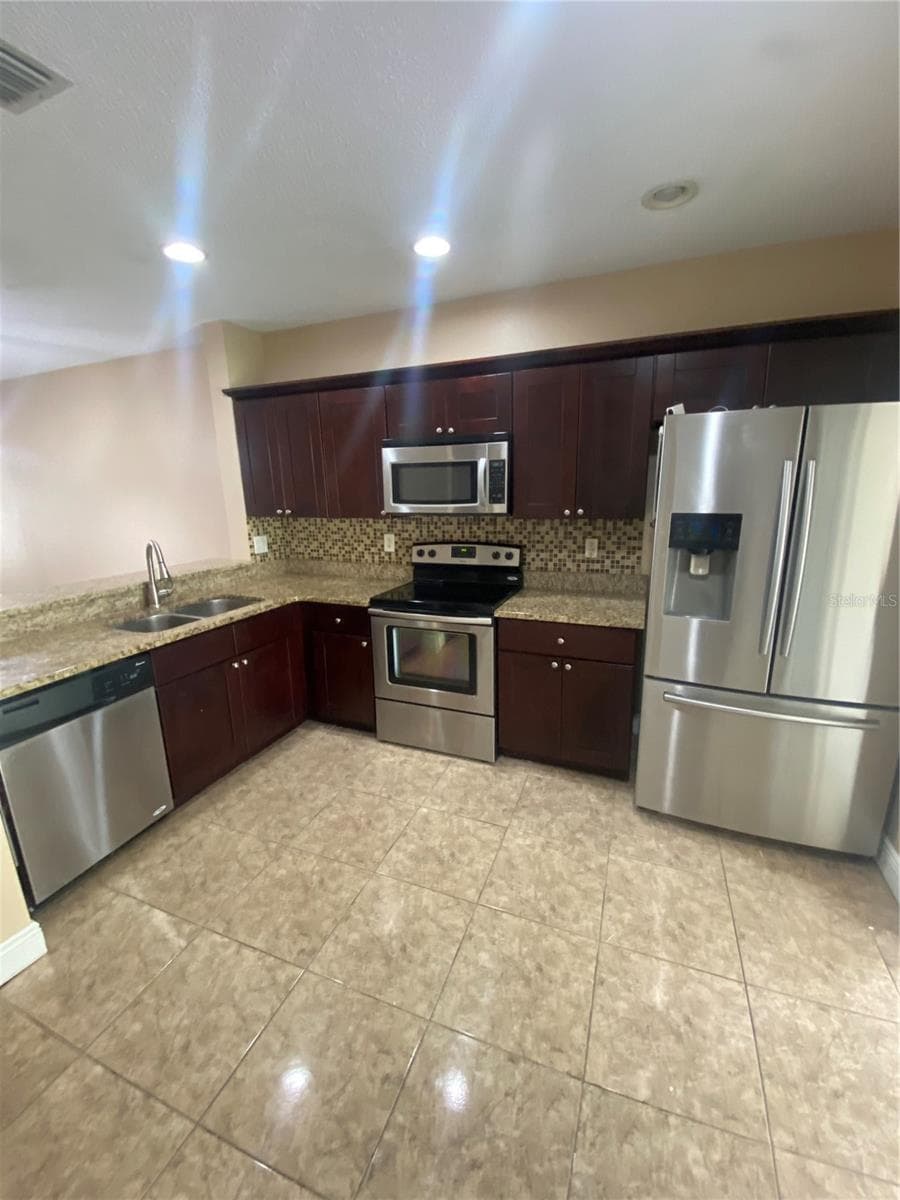 2216 Lake Woodberry Cir photo 4