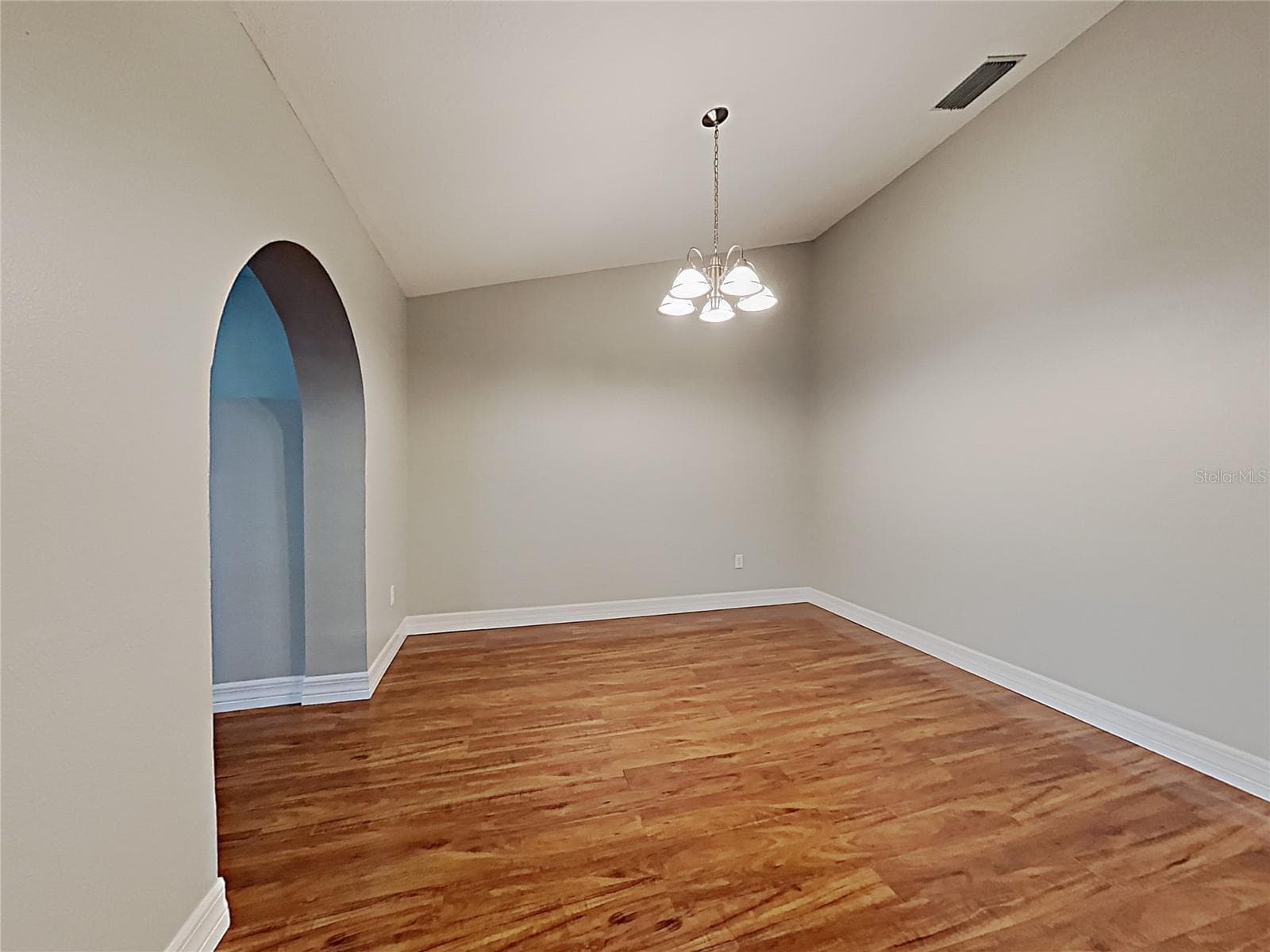 1237 Barmere Ln photo 3