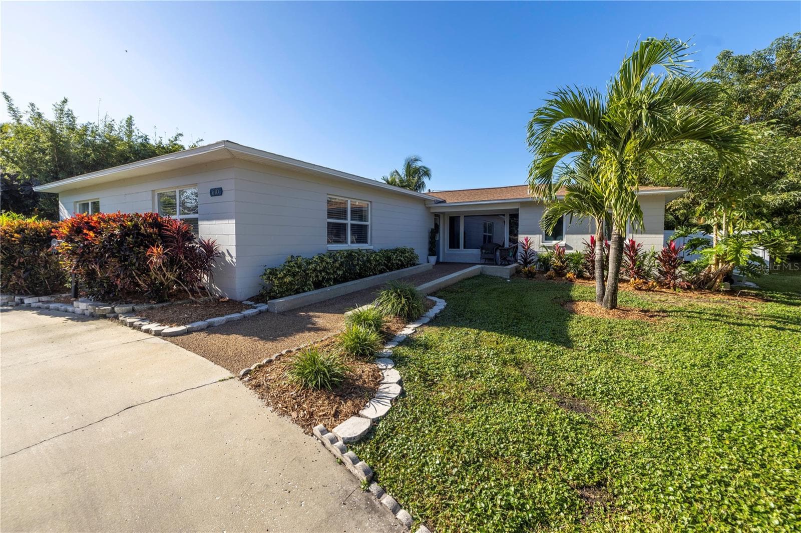 610 Cordova Blvd NE photo 5