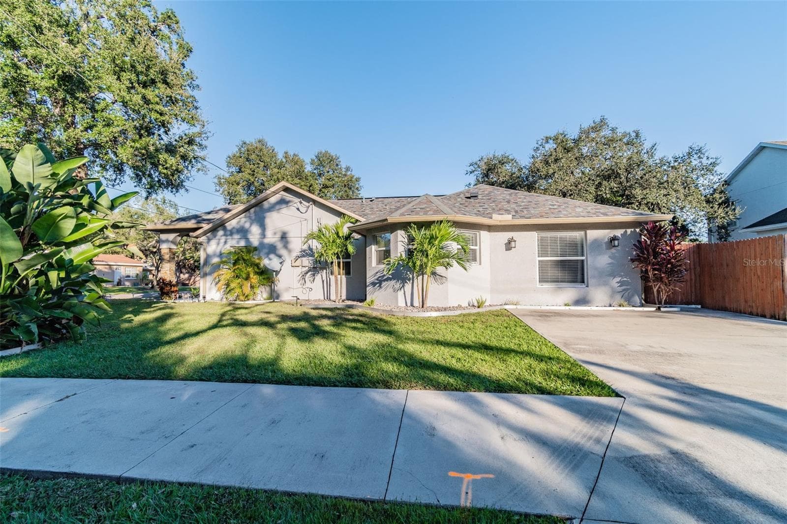 3208 W Napoleon Ave