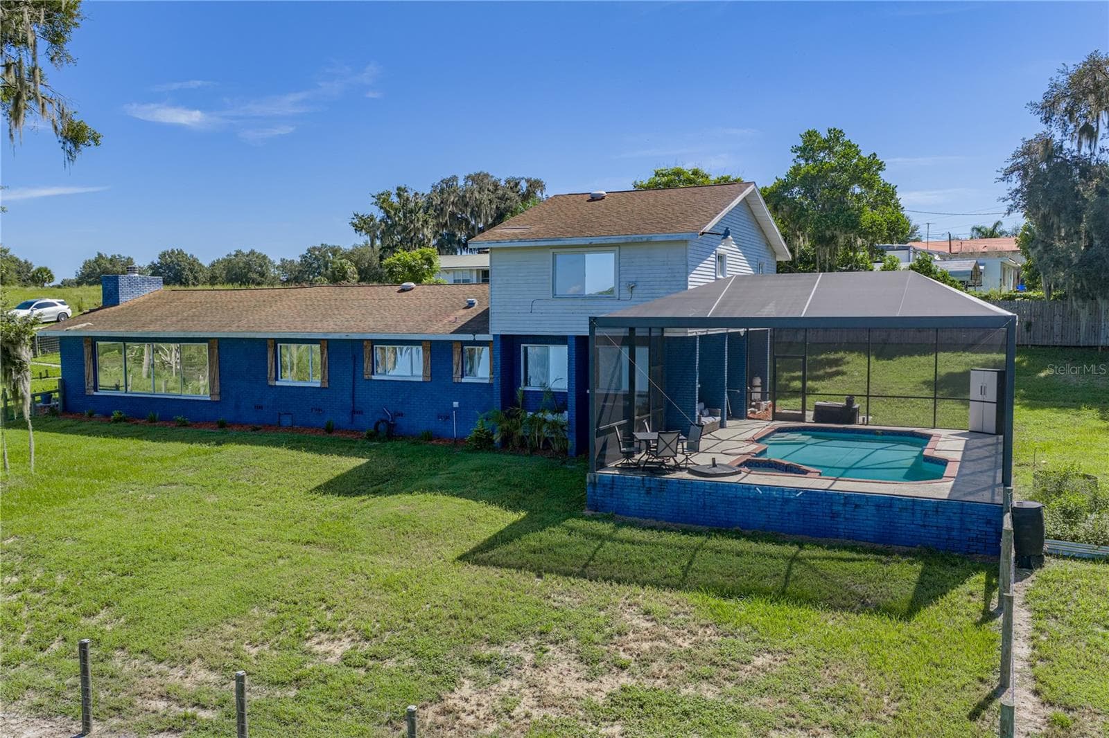 2120 Hurley Dr photo 4