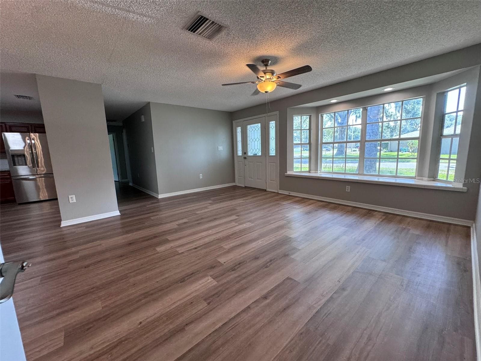 908 Silver Ridge Way photo 3
