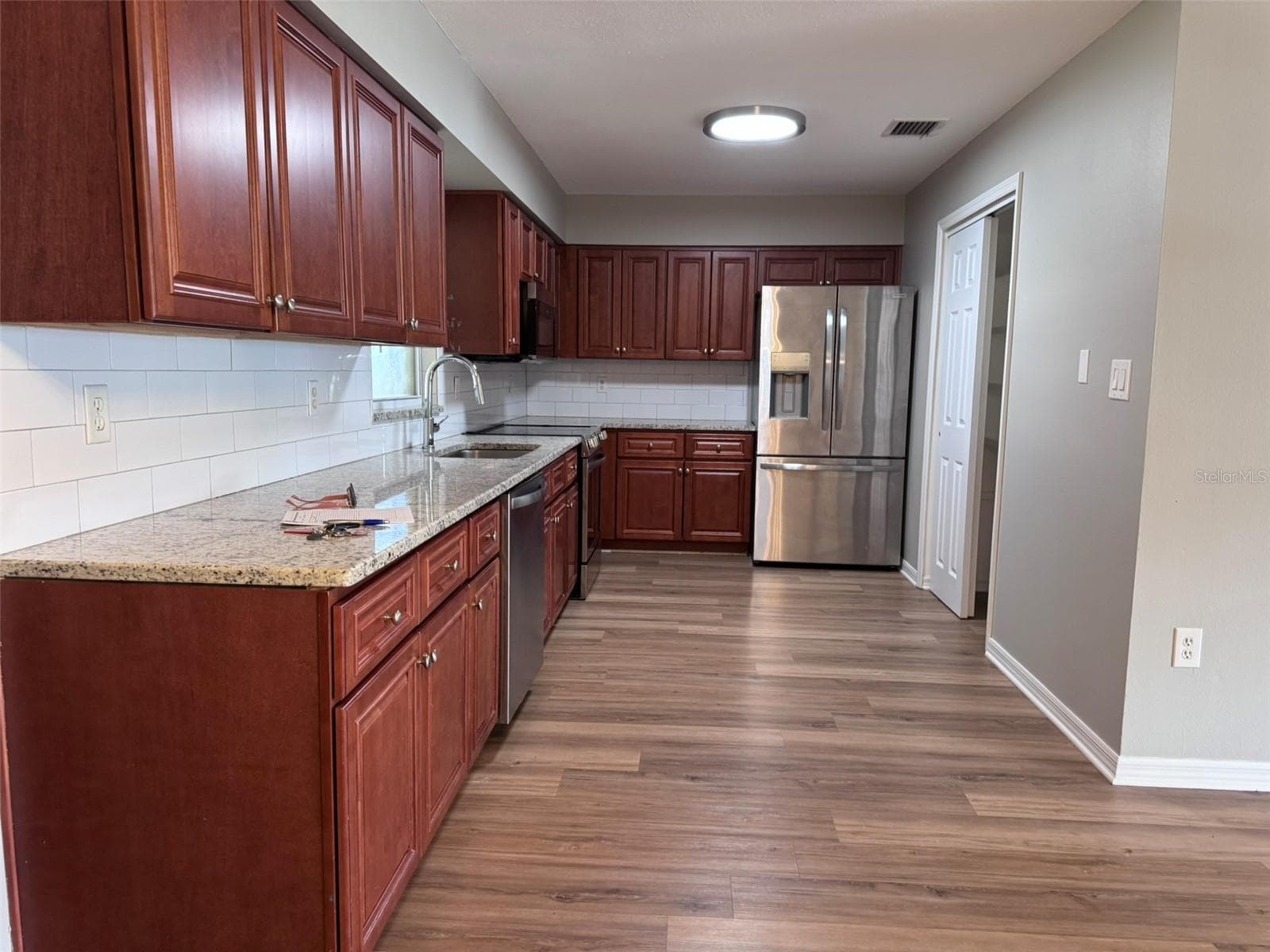 908 Silver Ridge Way photo 4