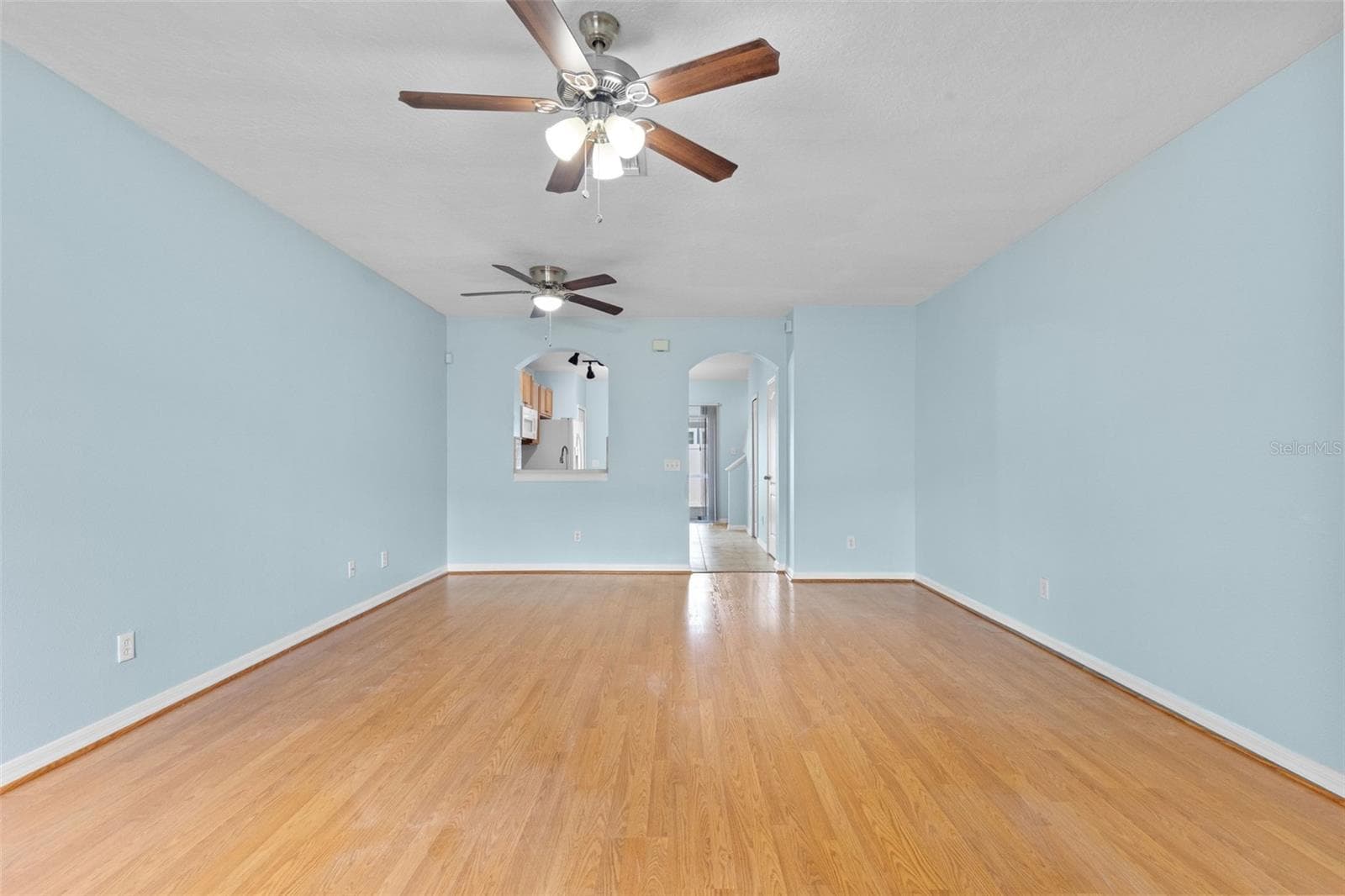 16221 Swan View Cir photo 3