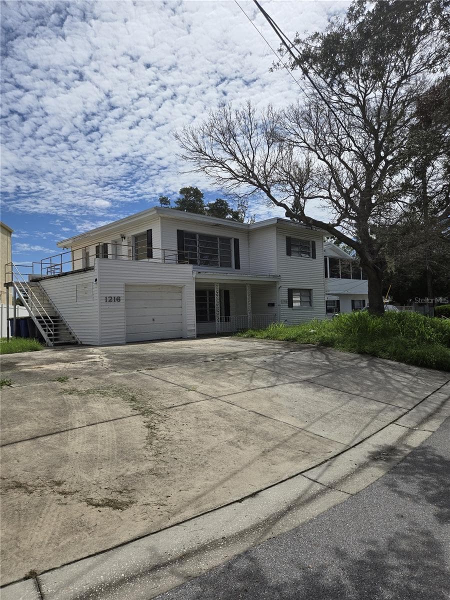 1216 Franklin Cir