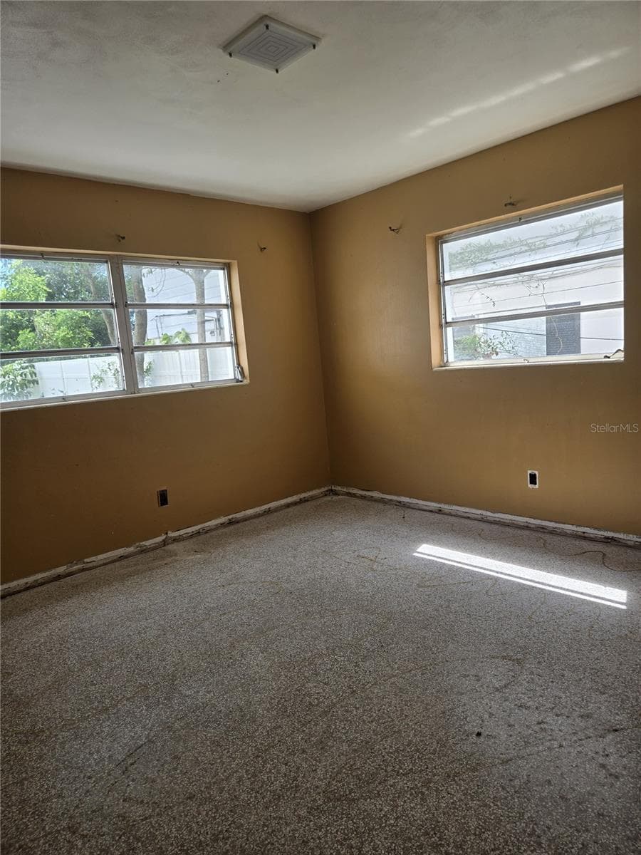 1216 Franklin Cir photo 3