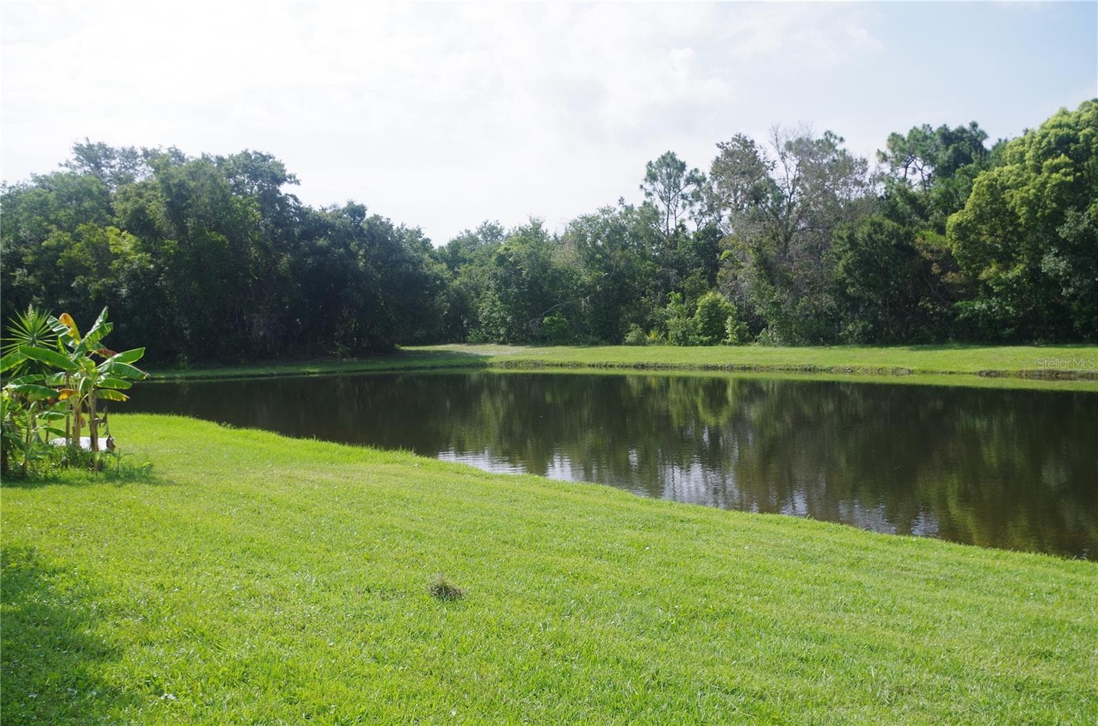 933 Summer Breeze Dr photo 3