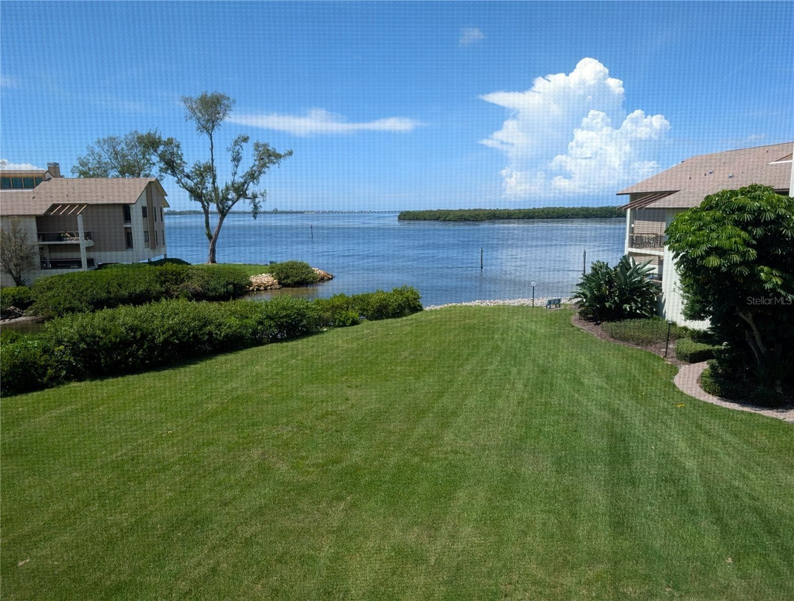 3850 Mariners Walk #723 photo 5