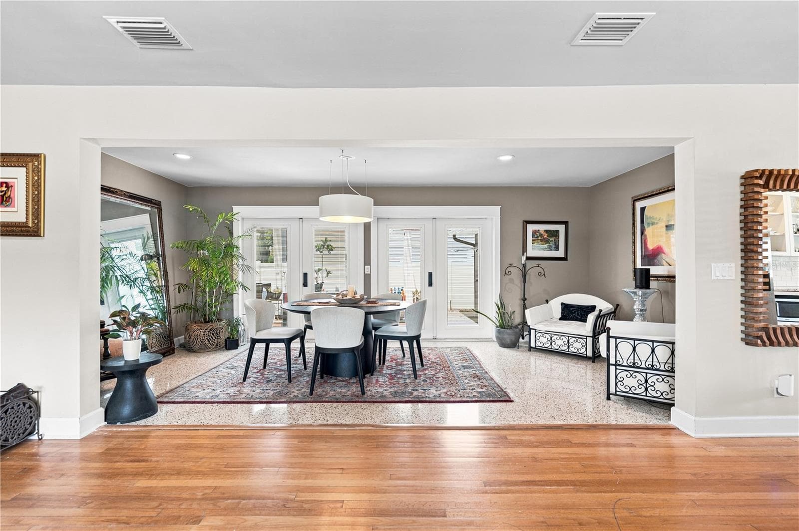 70 Gardenia St photo 4