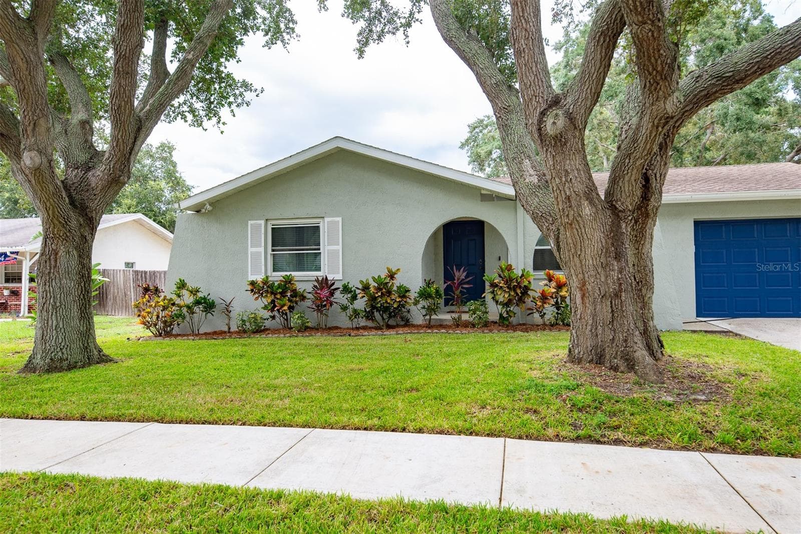 2613 Summit St photo 3