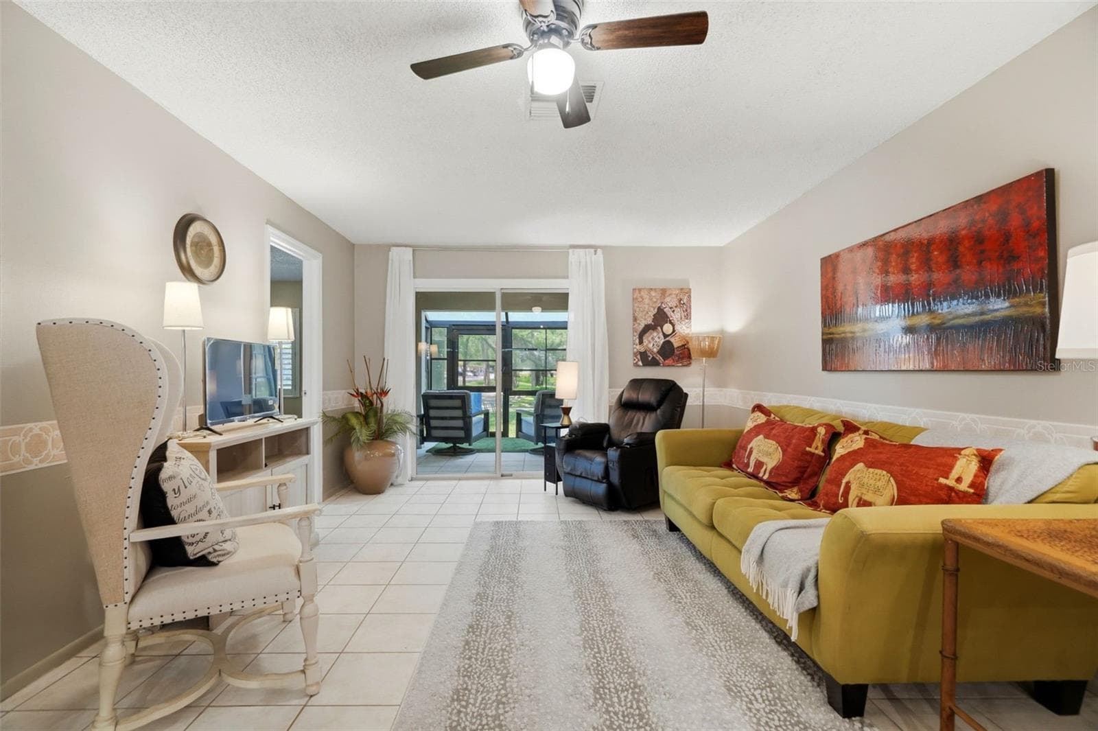 5265 E Bay Dr #410 photo 3